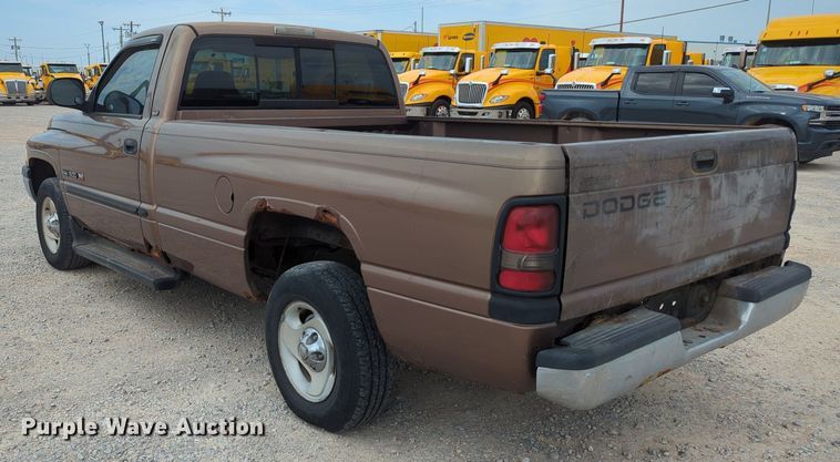 image for item MY9513 2001 Dodge Ram 1500  pickup truck