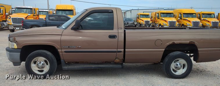 image for item MY9513 2001 Dodge Ram 1500  pickup truck