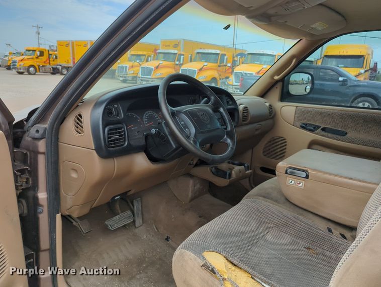 image for item MY9513 2001 Dodge Ram 1500  pickup truck