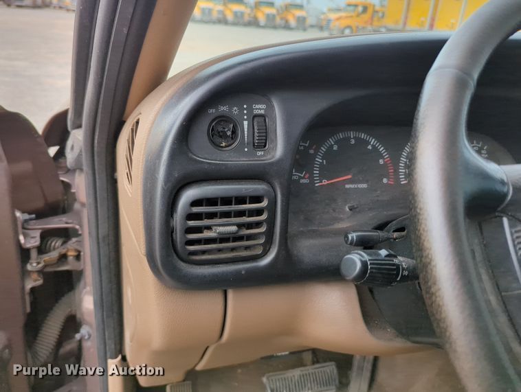 image for item MY9513 2001 Dodge Ram 1500  pickup truck