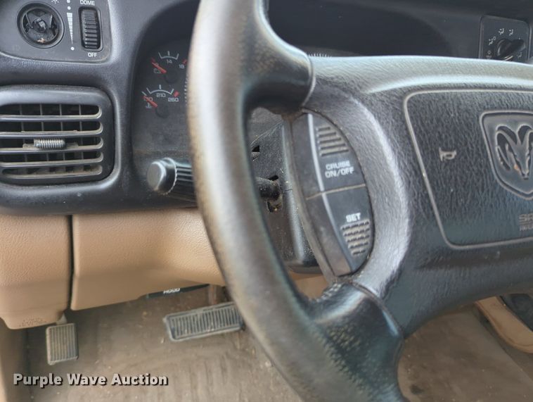 image for item MY9513 2001 Dodge Ram 1500  pickup truck