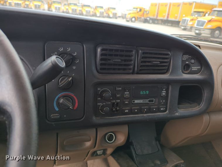 image for item MY9513 2001 Dodge Ram 1500  pickup truck