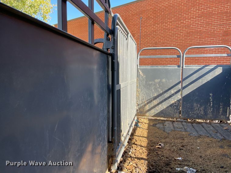 image for item NA9703 2021 Big Bend  livestock trailer