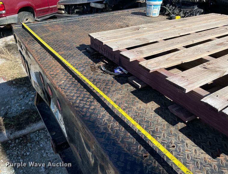 image for item NA9704 2009 Chevrolet Silverado 3500HD  Crew Cab flatbed pickup truck