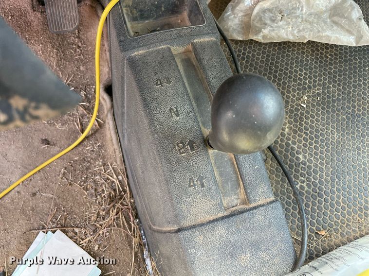 image for item NA9704 2009 Chevrolet Silverado 3500HD  Crew Cab flatbed pickup truck