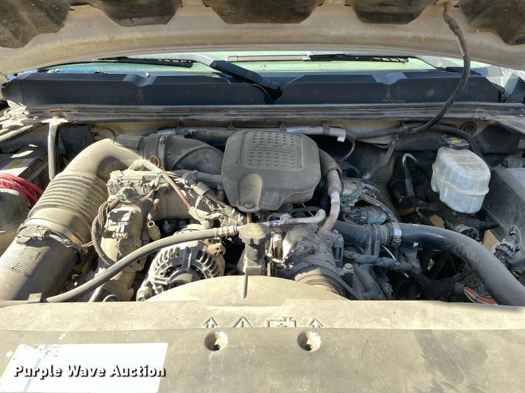 image for item NA9704 2009 Chevrolet Silverado 3500HD  Crew Cab flatbed pickup truck