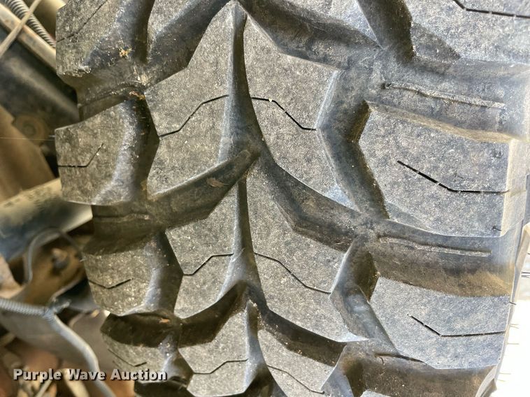 image for item NA9704 2009 Chevrolet Silverado 3500HD  Crew Cab flatbed pickup truck