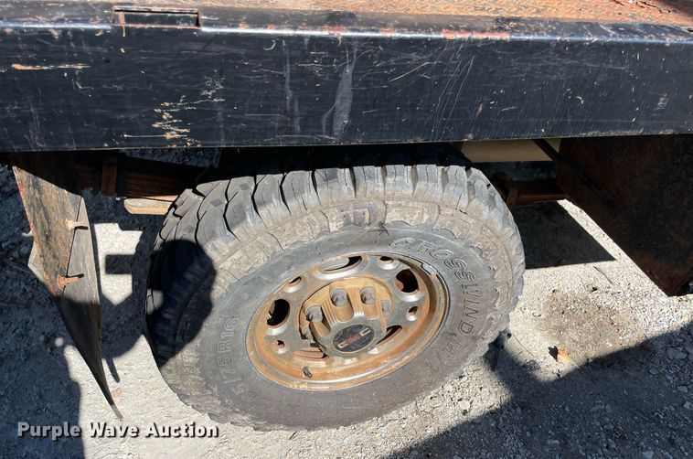 image for item NA9704 2009 Chevrolet Silverado 3500HD  Crew Cab flatbed pickup truck