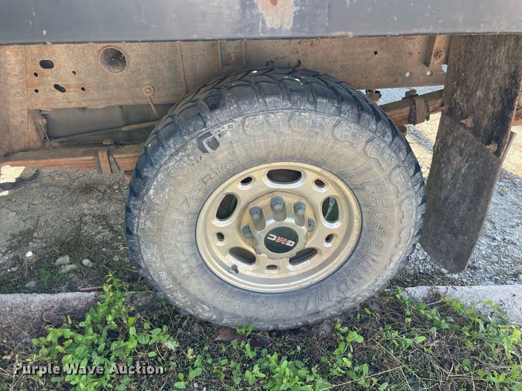 image for item NA9704 2009 Chevrolet Silverado 3500HD  Crew Cab flatbed pickup truck