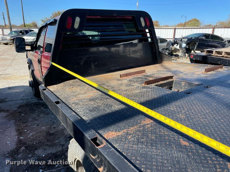 image for item NA9705 2004 Chevrolet Silverado 3500  Ext. Cab flatbed pickup truck