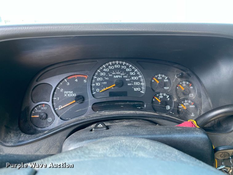 image for item NA9705 2004 Chevrolet Silverado 3500  Ext. Cab flatbed pickup truck