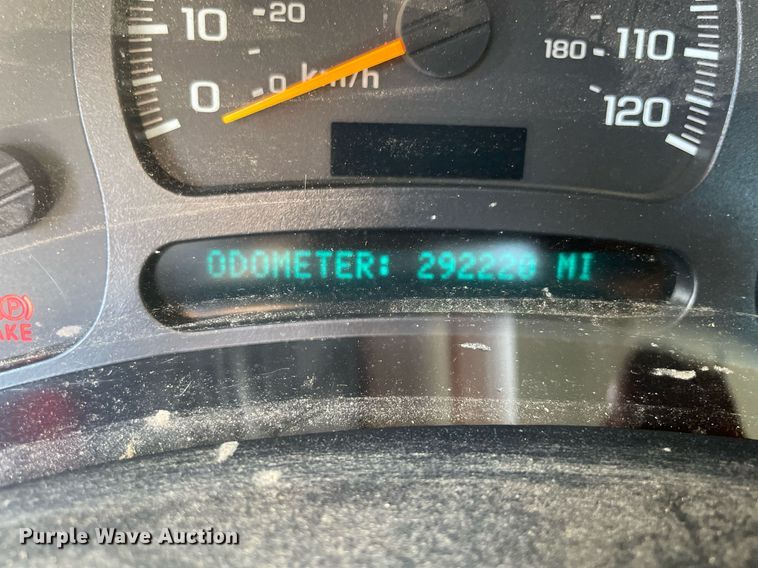 image for item NA9705 2004 Chevrolet Silverado 3500  Ext. Cab flatbed pickup truck