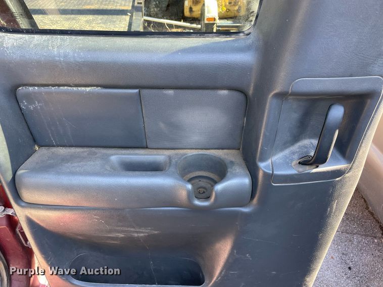 image for item NA9705 2004 Chevrolet Silverado 3500  Ext. Cab flatbed pickup truck