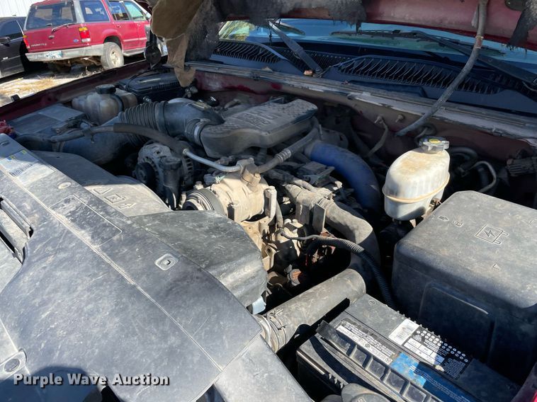 image for item NA9705 2004 Chevrolet Silverado 3500  Ext. Cab flatbed pickup truck