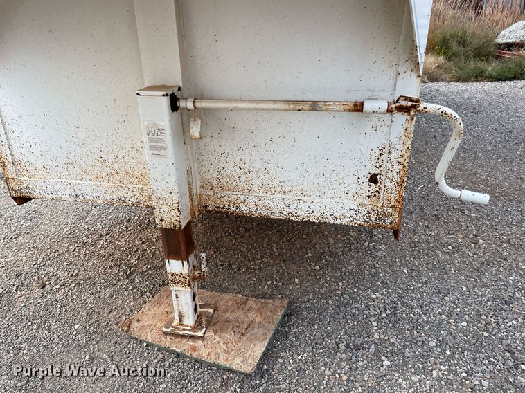 image for item NA9724 2009 Wilson  livestock trailer