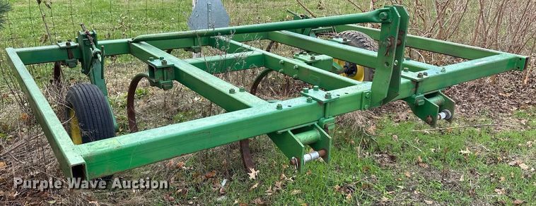 image for item NL9077 John Deere E1800  chisel