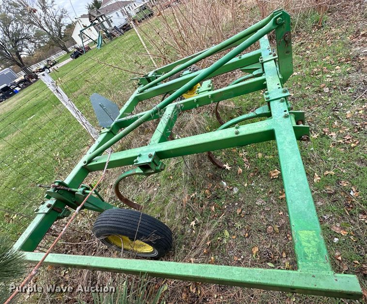 image for item NL9077 John Deere E1800  chisel