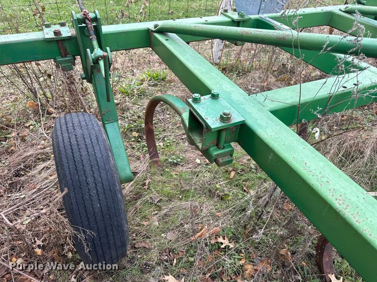 image for item NL9077 John Deere E1800  chisel