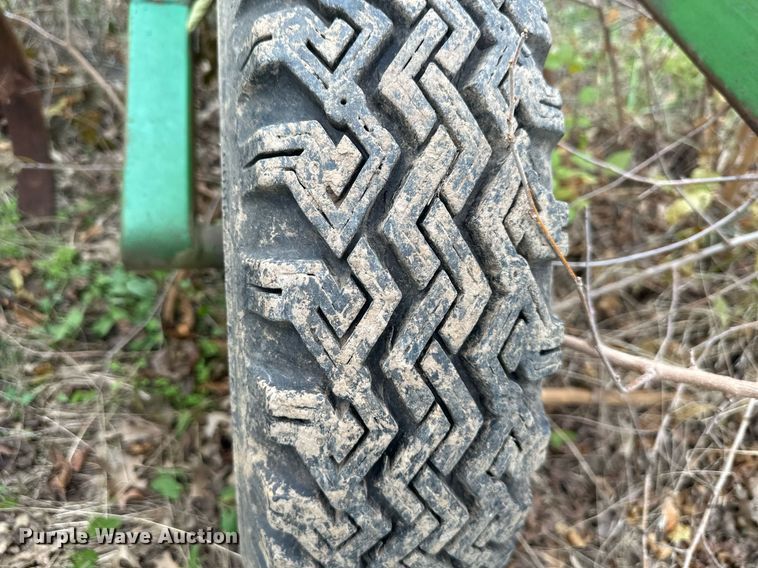 image for item NL9077 John Deere E1800  chisel