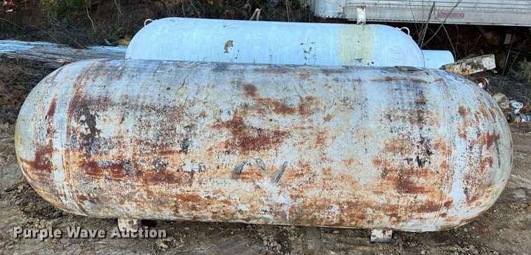 image for item NM9012 (2) propane tanks