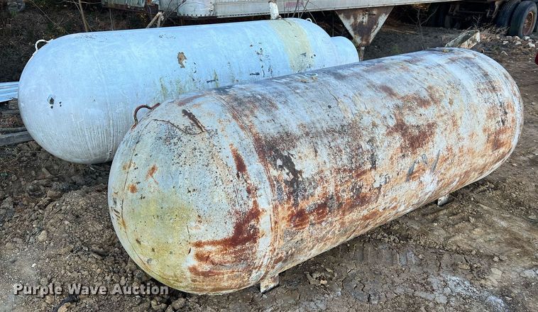 image for item NM9012 (2) propane tanks