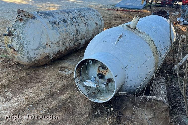 image for item NM9012 (2) propane tanks