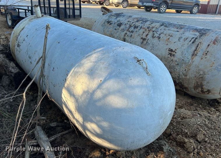 image for item NM9012 (2) propane tanks