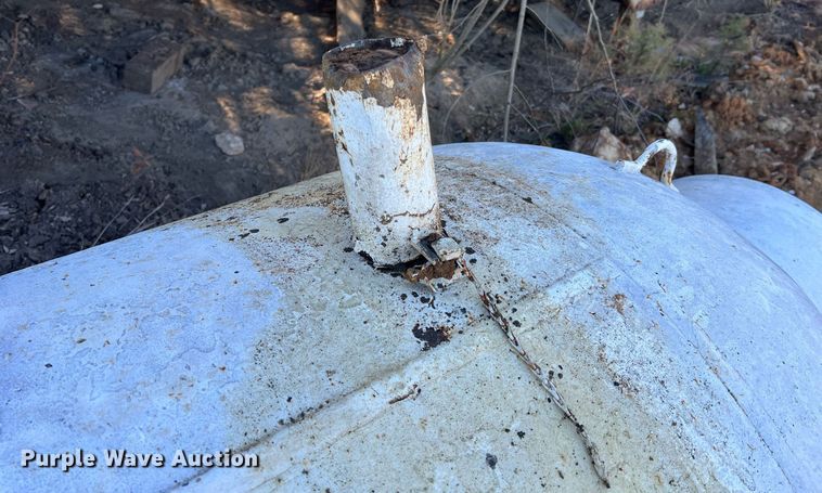 image for item NM9012 (2) propane tanks