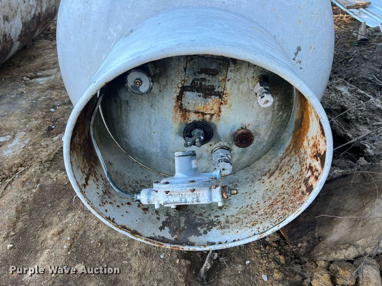 image for item NM9012 (2) propane tanks