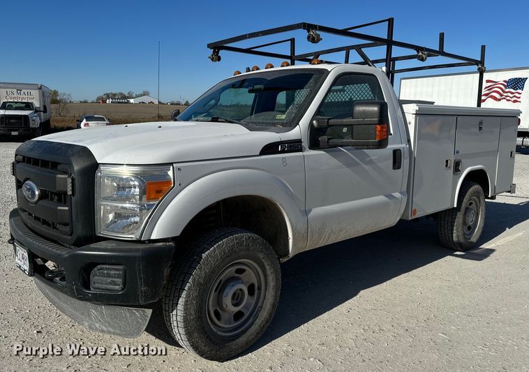 image for item NM9033 2011 Ford F350 Super Duty XL  utility bed pickup truck