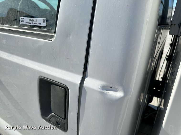 image for item NM9033 2011 Ford F350 Super Duty XL  utility bed pickup truck