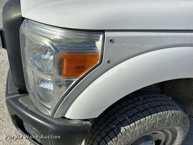 image for item NM9033 2011 Ford F350 Super Duty XL  utility bed pickup truck