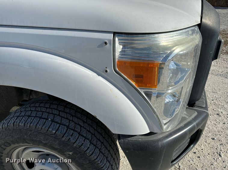 image for item NM9033 2011 Ford F350 Super Duty XL  utility bed pickup truck