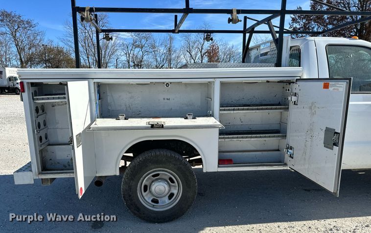 image for item NM9033 2011 Ford F350 Super Duty XL  utility bed pickup truck