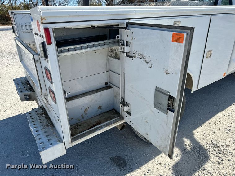 image for item NM9033 2011 Ford F350 Super Duty XL  utility bed pickup truck