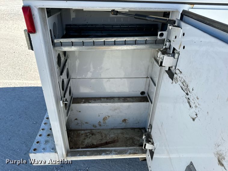 image for item NM9033 2011 Ford F350 Super Duty XL  utility bed pickup truck