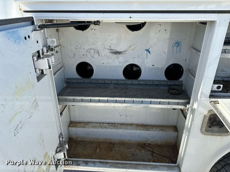 image for item NM9033 2011 Ford F350 Super Duty XL  utility bed pickup truck