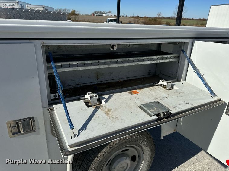 image for item NM9033 2011 Ford F350 Super Duty XL  utility bed pickup truck