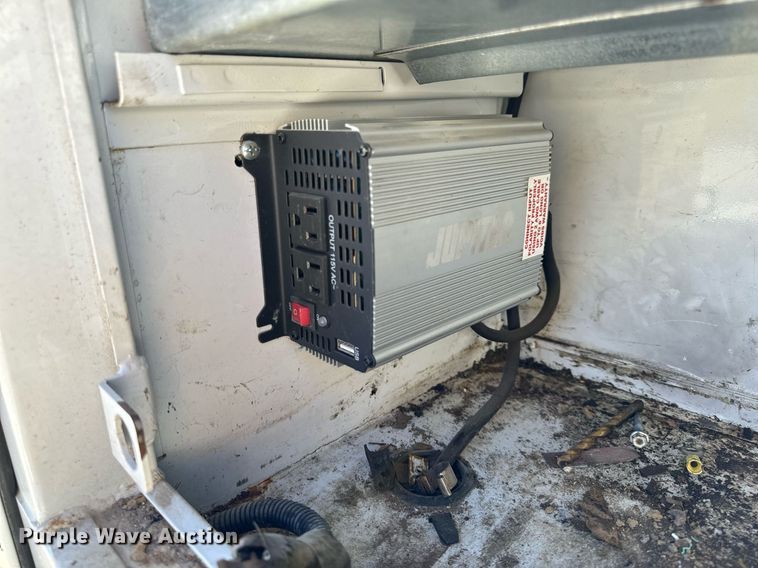 image for item NM9033 2011 Ford F350 Super Duty XL  utility bed pickup truck