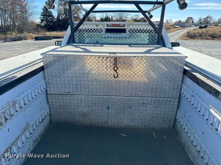 image for item NM9033 2011 Ford F350 Super Duty XL  utility bed pickup truck