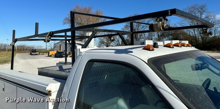 image for item NM9033 2011 Ford F350 Super Duty XL  utility bed pickup truck