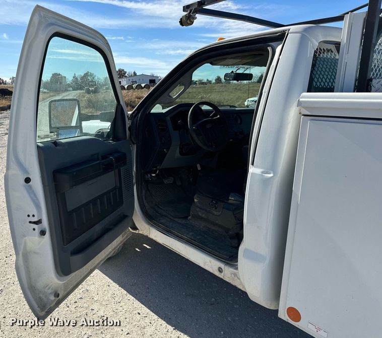 image for item NM9033 2011 Ford F350 Super Duty XL  utility bed pickup truck