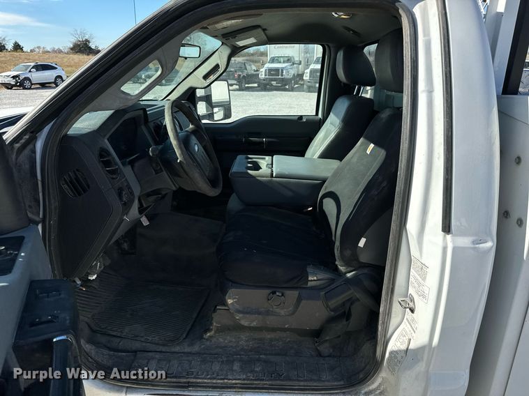 image for item NM9033 2011 Ford F350 Super Duty XL  utility bed pickup truck