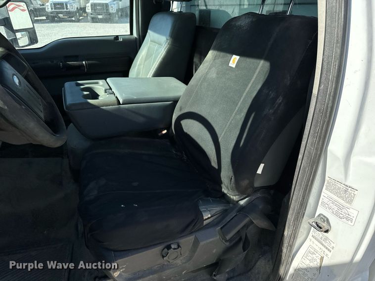 image for item NM9033 2011 Ford F350 Super Duty XL  utility bed pickup truck