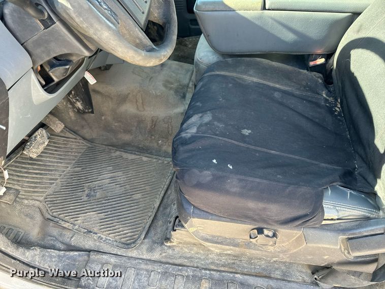 image for item NM9033 2011 Ford F350 Super Duty XL  utility bed pickup truck