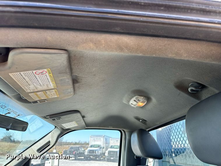 image for item NM9033 2011 Ford F350 Super Duty XL  utility bed pickup truck