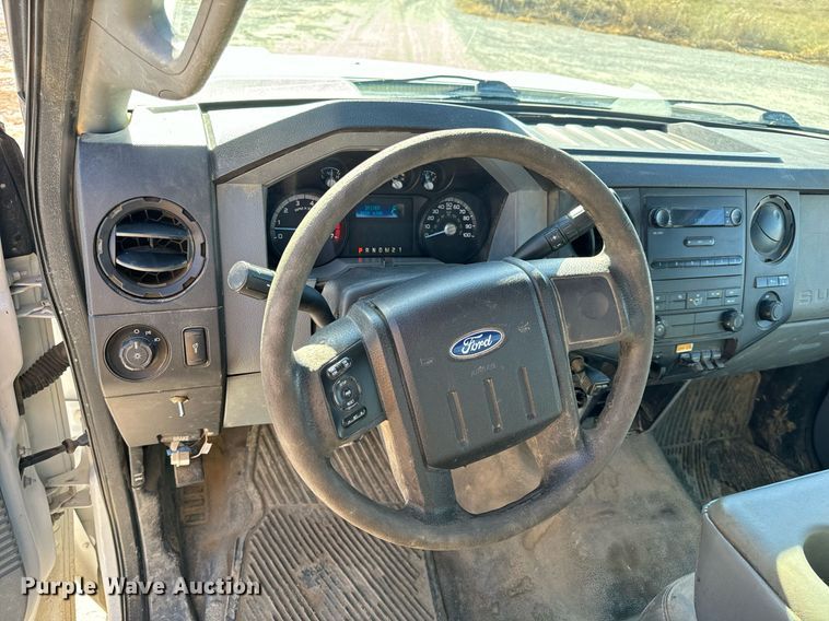 image for item NM9033 2011 Ford F350 Super Duty XL  utility bed pickup truck