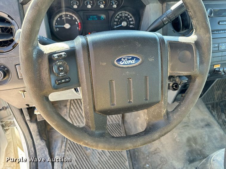 image for item NM9033 2011 Ford F350 Super Duty XL  utility bed pickup truck