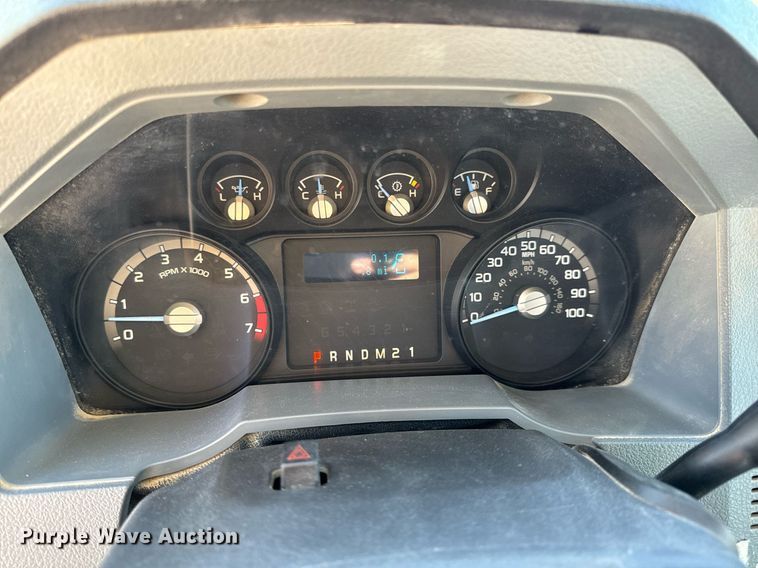 image for item NM9033 2011 Ford F350 Super Duty XL  utility bed pickup truck