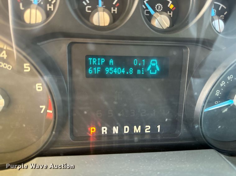 image for item NM9033 2011 Ford F350 Super Duty XL  utility bed pickup truck